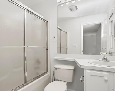 64 Greenvale Circle - Photo Thumbnail 15