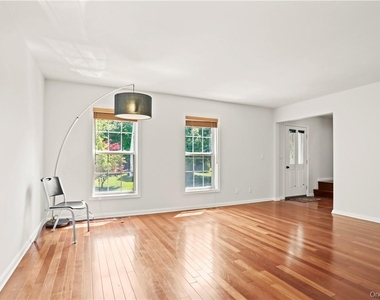 64 Greenvale Circle - Photo Thumbnail 3