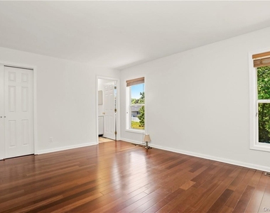64 Greenvale Circle - Photo Thumbnail 17