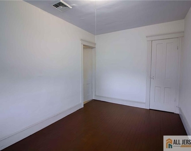 8 Whitehead Avenue - Photo Thumbnail 1