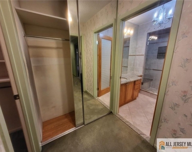 12 Carriage Place - Photo Thumbnail 19