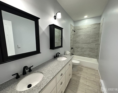 1109 W State Street - Photo Thumbnail 3