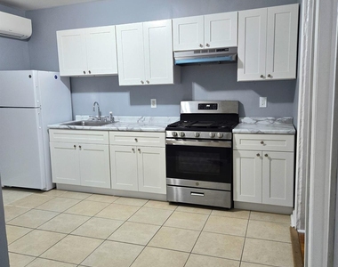 314 Seaman Street - Photo Thumbnail 5