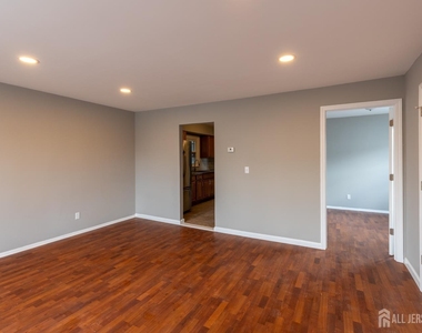 29-31 Glenn Drive - Photo Thumbnail 10