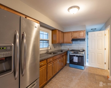 29-31 Glenn Drive - Photo Thumbnail 4