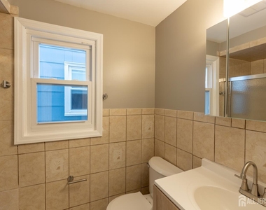 29-31 Glenn Drive - Photo Thumbnail 5