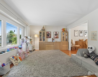 49 Ochs Avenue - Photo Thumbnail 5