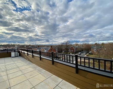 22 Center Street - Photo Thumbnail 11