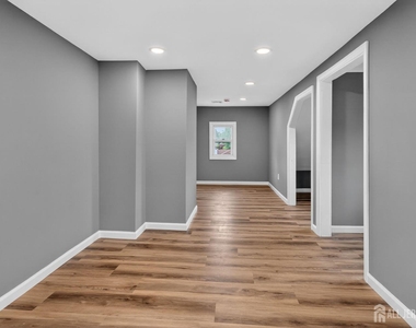 16 Gordon Street - Photo Thumbnail 28
