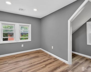 16 Gordon Street - Photo Thumbnail 31