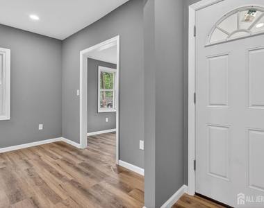 16 Gordon Street - Photo Thumbnail 24