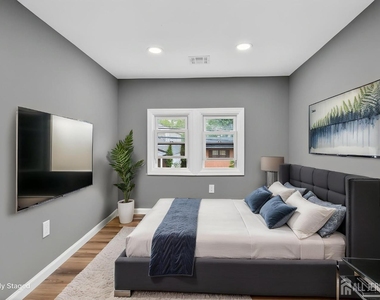 16 Gordon Street - Photo Thumbnail 35