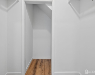16 Gordon Street - Photo Thumbnail 23