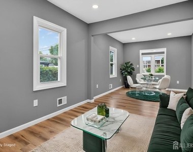 16 Gordon Street - Photo Thumbnail 14