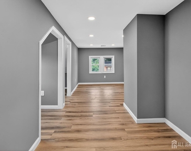 16 Gordon Street - Photo Thumbnail 29