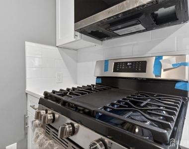 16 Gordon Street - Photo Thumbnail 7