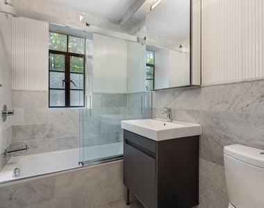 25 Monroe Place - Photo Thumbnail 3