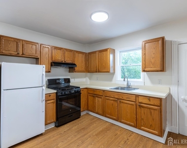 348 Front Street - Photo Thumbnail 4