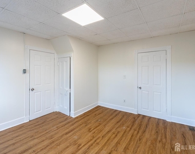 348 Front Street - Photo Thumbnail 6