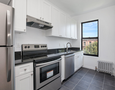 131 Bainbridge Street - Photo Thumbnail 2