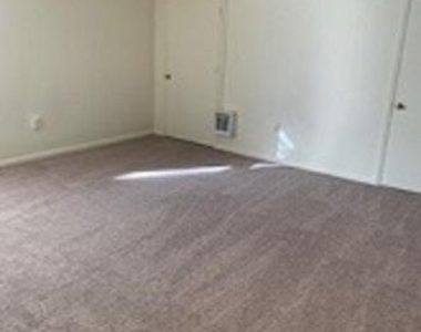 115 S Loudoun Street - Photo Thumbnail 3