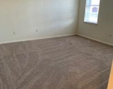 115 S Loudoun Street - Photo Thumbnail 4