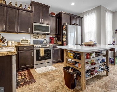 213 Shamrock Drive - Photo Thumbnail 5