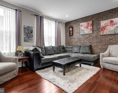 213 Shamrock Drive - Photo Thumbnail 9