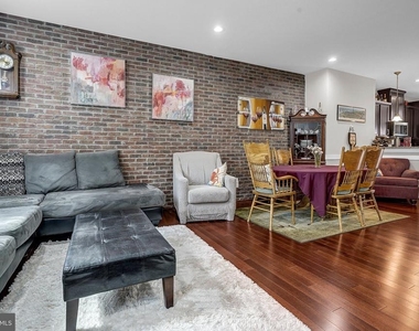 213 Shamrock Drive - Photo Thumbnail 8