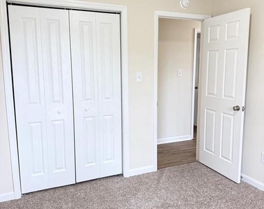 5703 Westchester Lane - Photo Thumbnail 21