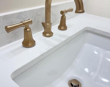 5703 Westchester Lane - Photo Thumbnail 5