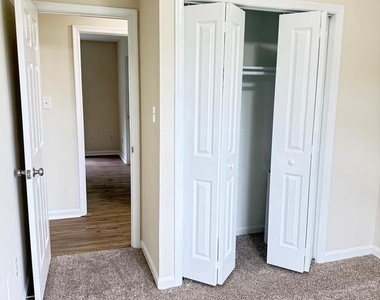 5703 Westchester Lane - Photo Thumbnail 18