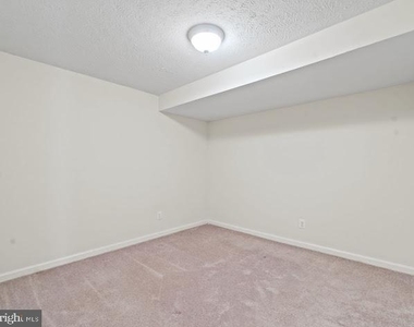 4252 Normandy Court - Photo Thumbnail 14