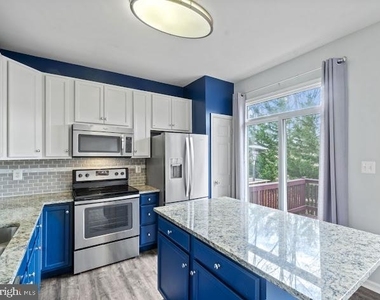 4252 Normandy Court - Photo Thumbnail 4