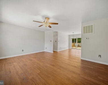 5718 Lucas Street - Photo Thumbnail 4