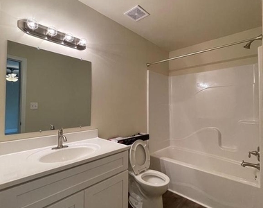 8112 Leland - Photo Thumbnail 9