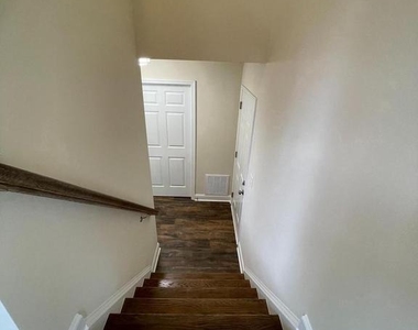 8112 Leland - Photo Thumbnail 10