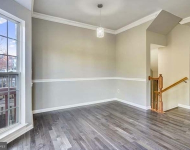 1249 Corbett Place - Photo Thumbnail 5