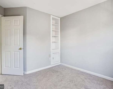 1249 Corbett Place - Photo Thumbnail 20