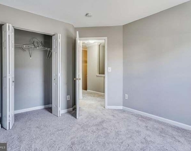 1249 Corbett Place - Photo Thumbnail 18