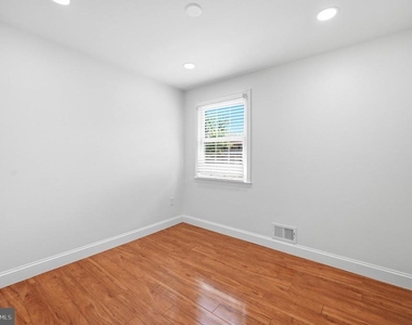 1214 Fox Run Place - Photo Thumbnail 16