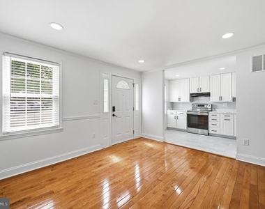 1214 Fox Run Place - Photo Thumbnail 4