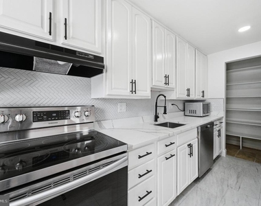 1214 Fox Run Place - Photo Thumbnail 7