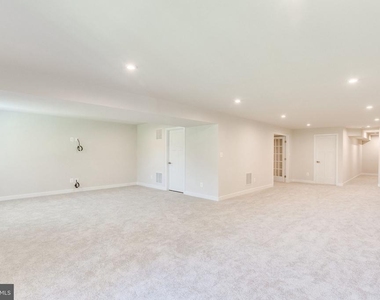 2183 Hemlock Bay Road - Photo Thumbnail 31