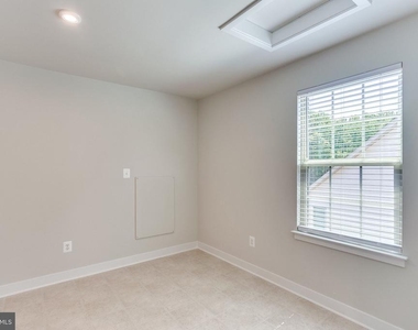 2183 Hemlock Bay Road - Photo Thumbnail 19