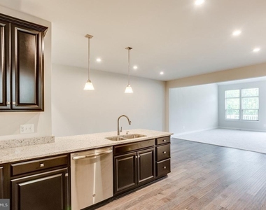 2183 Hemlock Bay Road - Photo Thumbnail 5