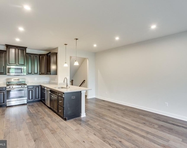 2183 Hemlock Bay Road - Photo Thumbnail 4