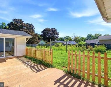 1100 N Sterling Boulevard - Photo Thumbnail 26