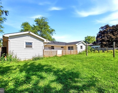 1100 N Sterling Boulevard - Photo Thumbnail 30