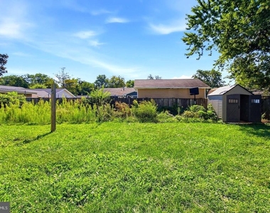 1100 N Sterling Boulevard - Photo Thumbnail 27